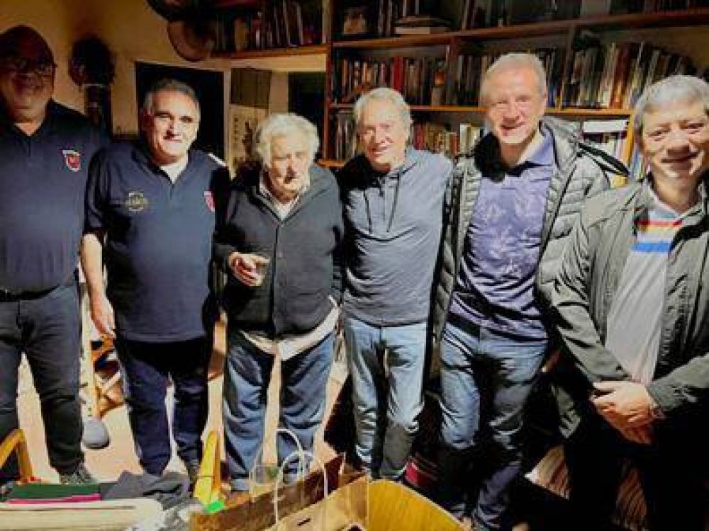 Dirigentes de la CGT visitaron al ex presidente de Uruguay, Jos Mujica en su casa de Montevideo