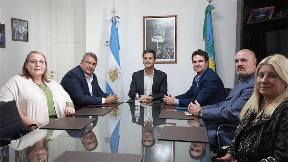El Ministerio de Transporte bonaerense reanud el servicio de colectivos que une San Vicente con La Plata