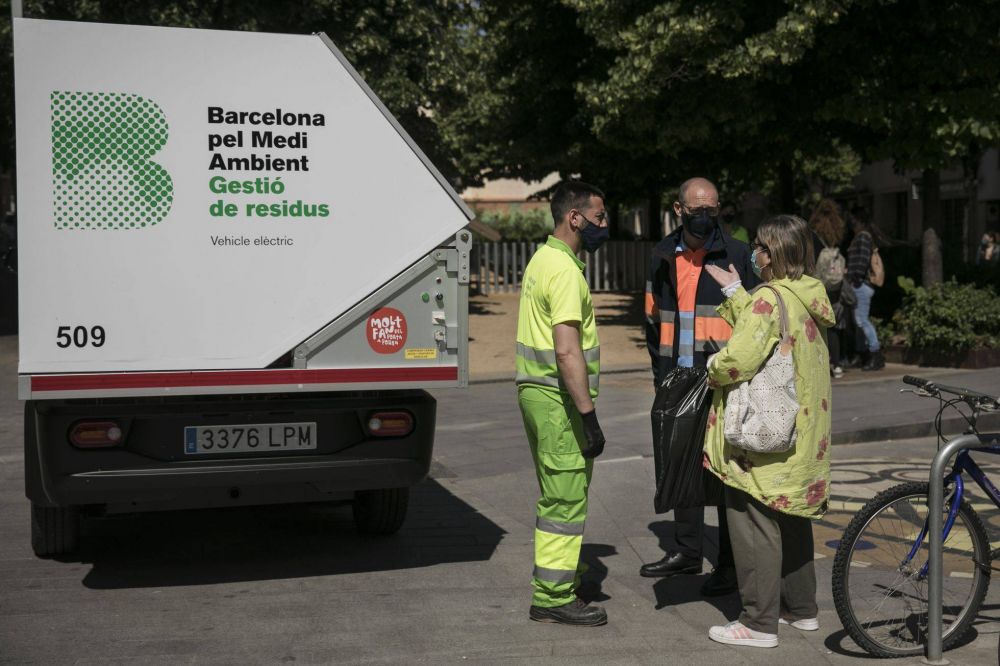 Barcelona afronta una amenaza de huelga de recogida de basura por primera desde los años 80