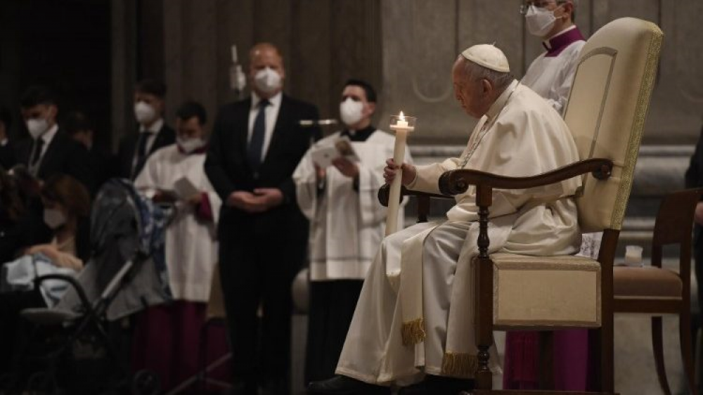 Por la dolencia en la rodilla el Papa canceló su actividad de este viernes y no recibe a Cafiero