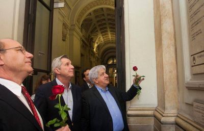 Piumato calific� de �ignorantes� a los dirigentes del Frente Sindical que pidieron que la CGT se pronuncie contra el �Golpe Institucional� de la Corte Suprema