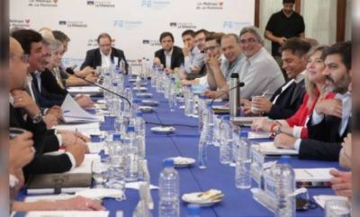 Kicillof encabezó una reunión de Gabinete con Fernando Espinoza y su equipo de gobierno