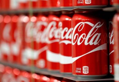 Y mientras el mundo se sume en el caos…Coca-Cola sigue batiendo máximos históricos