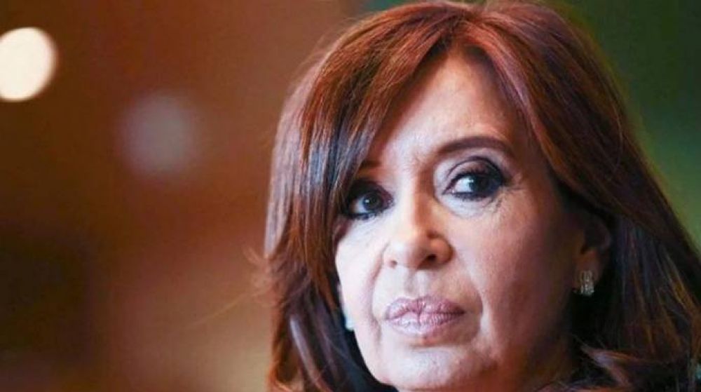 Sobreseyeron a Cristina Kirchner, exfuncionarios y empresarios en un tramo de la causa 