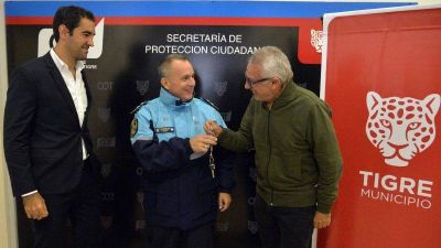 Protección Ciudadana: El Municipio de Tigre entregó nuevos móviles a la Policía de la Provincia para fortalecer el patrullaje en el distrito
