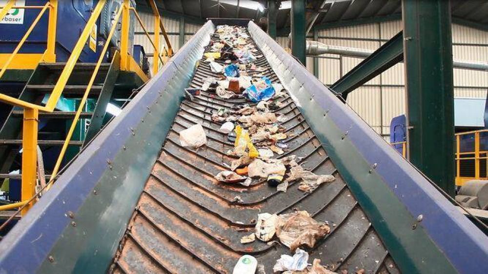 La recogida de residuos slidos urbanos aumenta un 35% en Semana Santa en la Costa