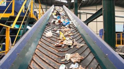 La recogida de residuos sólidos urbanos aumenta un 35% en Semana Santa en la Costa