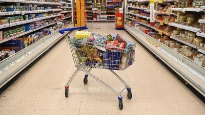 Por la inflación, supermercados europeos también van por una canasta de “precios cuidados”