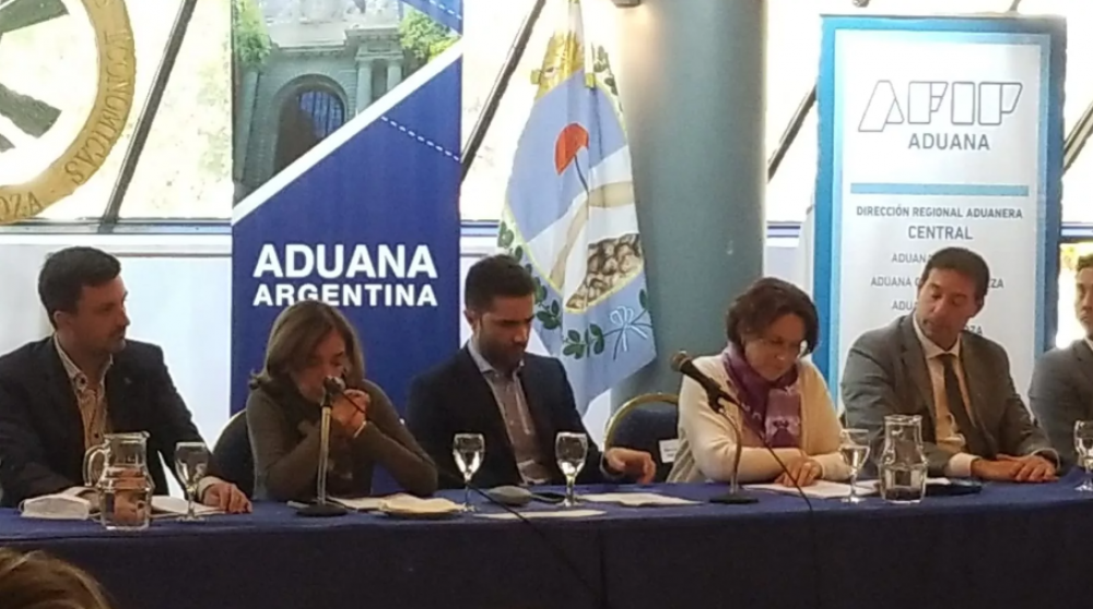 Bodegas de Argentina participó del Foro Aduanero Pyme