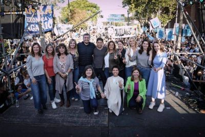 Kicillof y Kirchner reivindicaron el liderazgo de CFK y pidieron suba de salarios