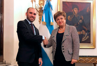 El dilema de Guzm�n: acumular d�lares como exige el FMI o liberarlos para la producci�n y evitar una nueva recesi�n