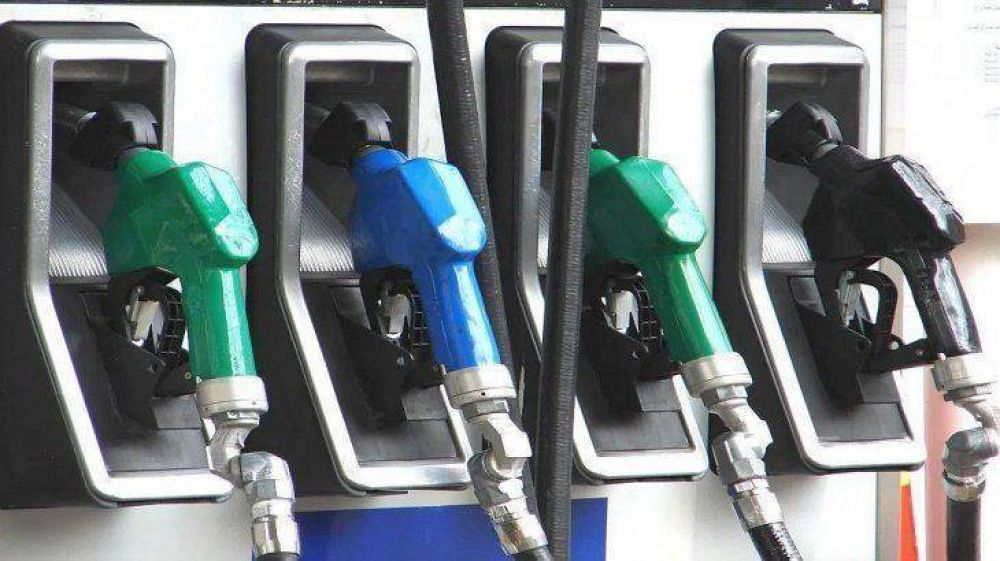 Combustibles: Axion y Shell suben los precios de las naftas y gasoil