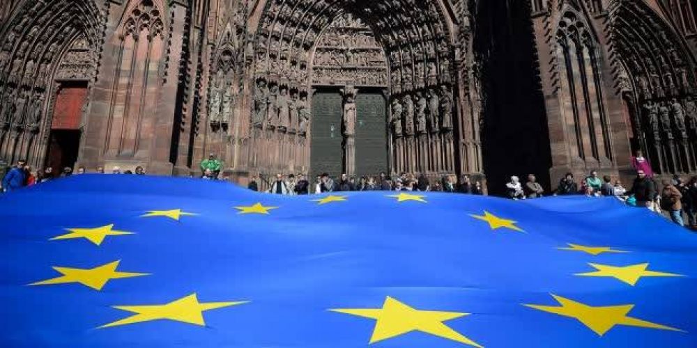 ¿Conoces la sorprendente «conexión católica» de la bandera de la Unión Europea?