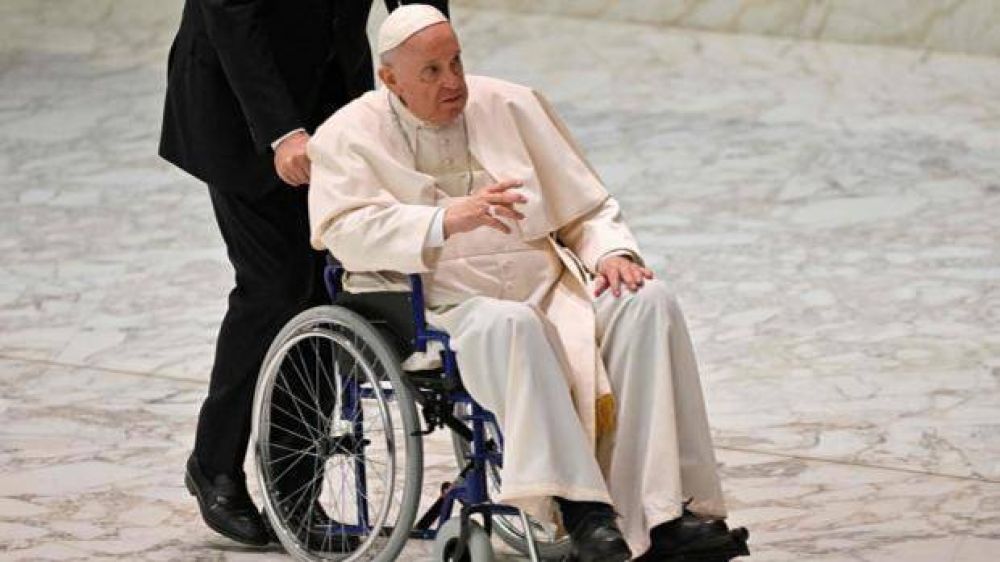 Sobre la salud del Papa: ¿qué le sucede exactamente y cómo lo están tratando?