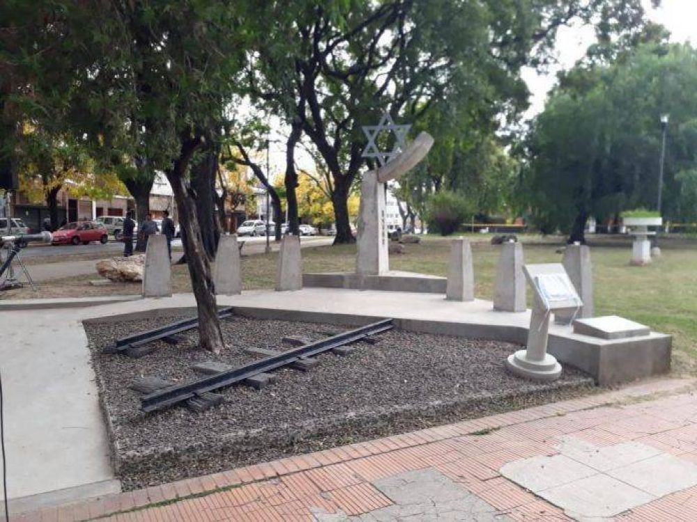 Se inaugur en Paran el Monumento Nmeros del dolor en homenaje a las vctimas de la Sho