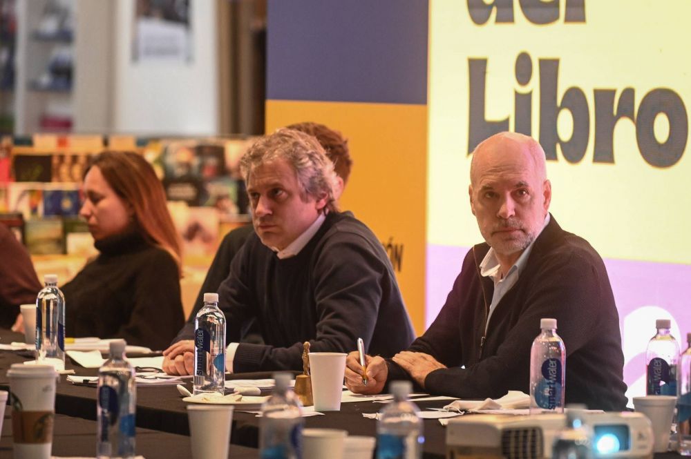 Rodrguez Larreta lider una reunin de gabinete en la Feria del Libro