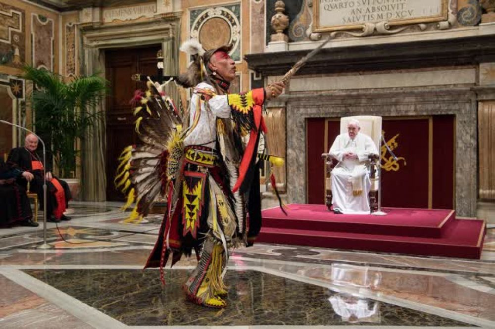 El papa Francisco viajará a Canadá para encontrar a los indígenas
