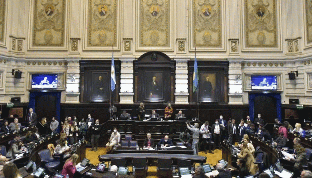 Macri se metió en la Legislatura bonaerense para frenar un beneficio a jubilados