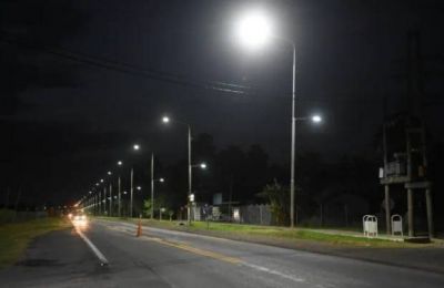 Municipios y comunas santafesinas recibirán 8 mil luminarias