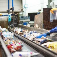 Centro de residuos de Granada, pionero en tratamiento de plásticos de España