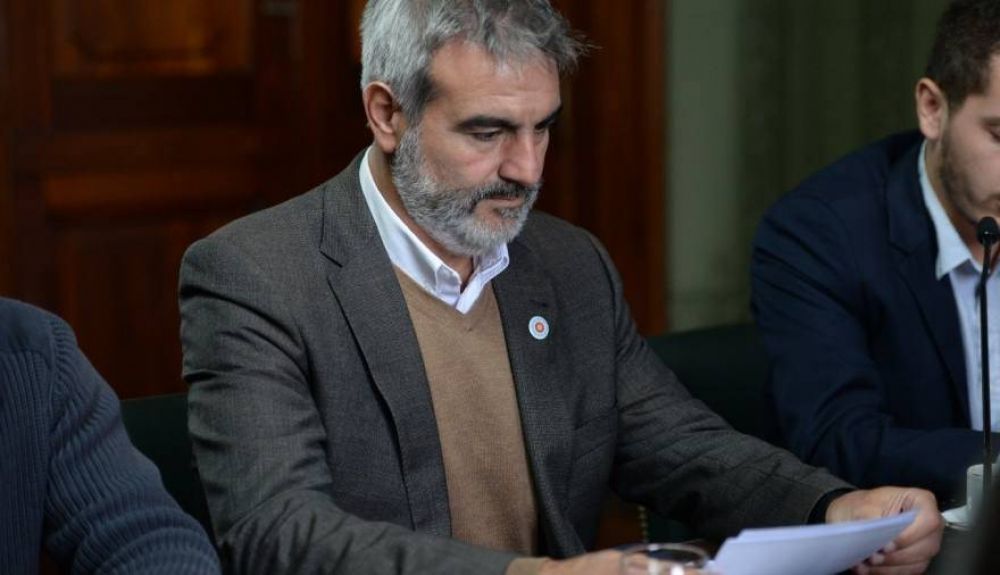Senador del FdT pidi que Buenos Aires haga eje en la autonoma municipal