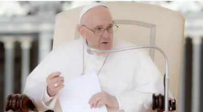 El Papa Francisco pide a Embajadores compromiso a favor de la paz