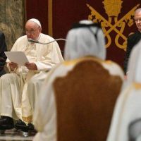 El Papa Francisco pidió a Embajadores compromiso a favor de la paz