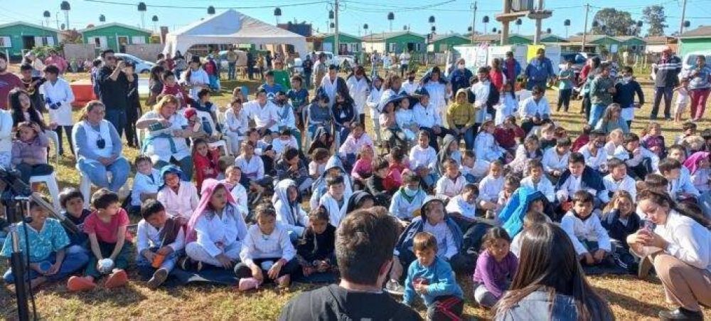 El IPRODHA y el Centro de Educación Ambiental organizaron una kermés para conmemorar la Semana del Reciclaje