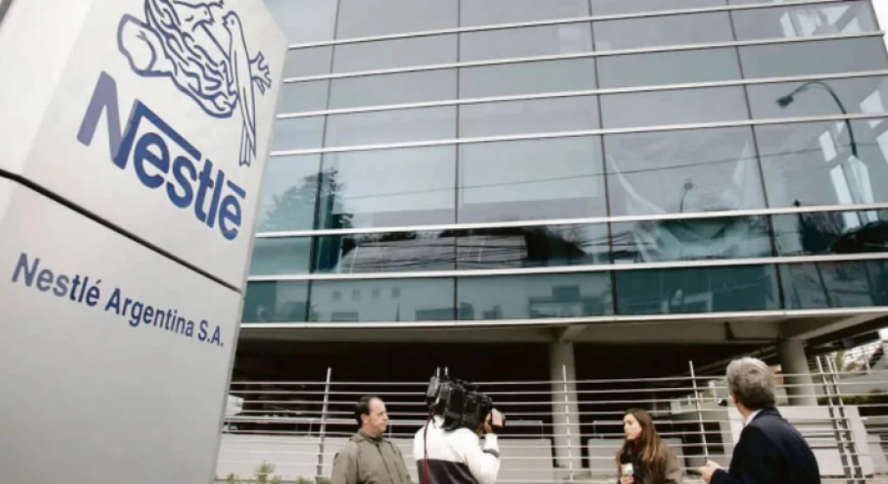 Nestlé busca empleados en Argentina y ofrece sueldos de hasta $300.000 mensuales: cómo postularse