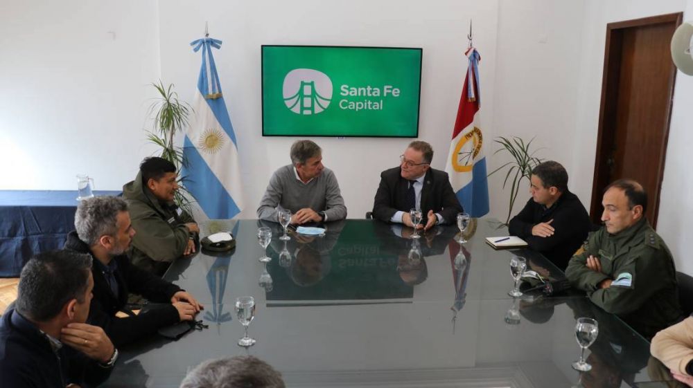 La provincia y el municipio de Santa Fe coordinan la llegada de gendarmería a la ciudad