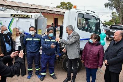 GIRSU: Morales entregó camión recolector en Rosario de Río Grande