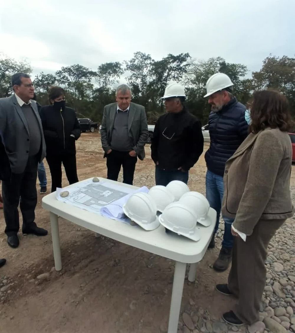 Morales visitó la obra del Centro de transferencia en Libertador