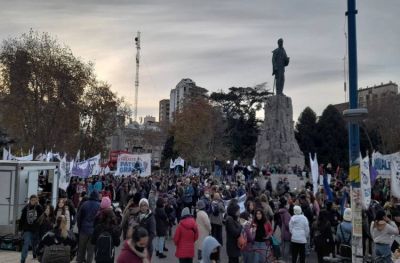 Ni Una Menos: masiva marcha en el centro de Mar del Plata