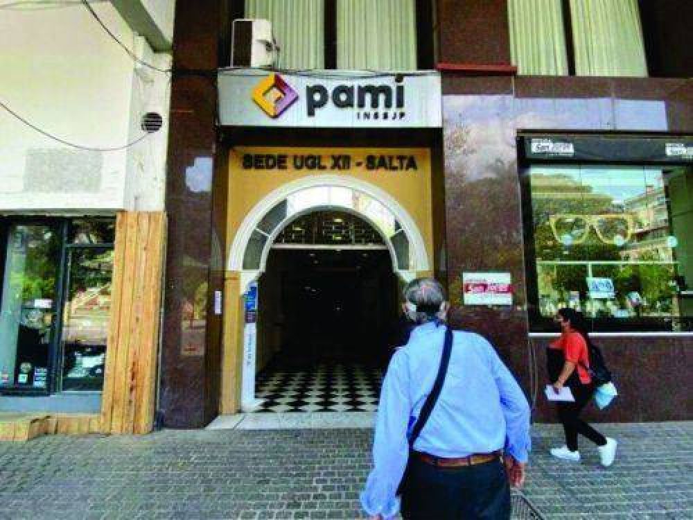 Por falta de médicos, trabajadores del PAMI denuncian que derivan pacientes a Jujuy