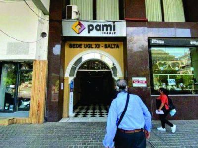 Por falta de médicos, trabajadores del PAMI denuncian que derivan pacientes a Jujuy
