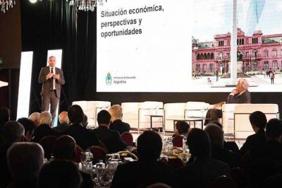 Martín Guzmán remarcó la necesidad de reducir déficit fiscal y emisión monetaria