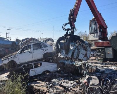 Se redujeron doscientos vehículos abandonados que irán a reciclaje