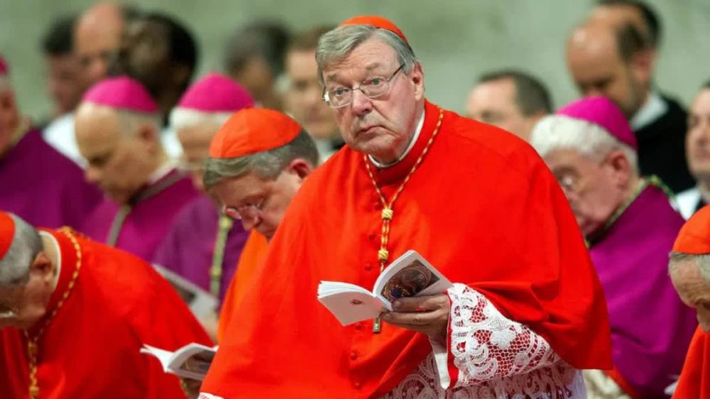 Cardenal Pell: La Iglesia corre el riesgo de un colapso financiero
