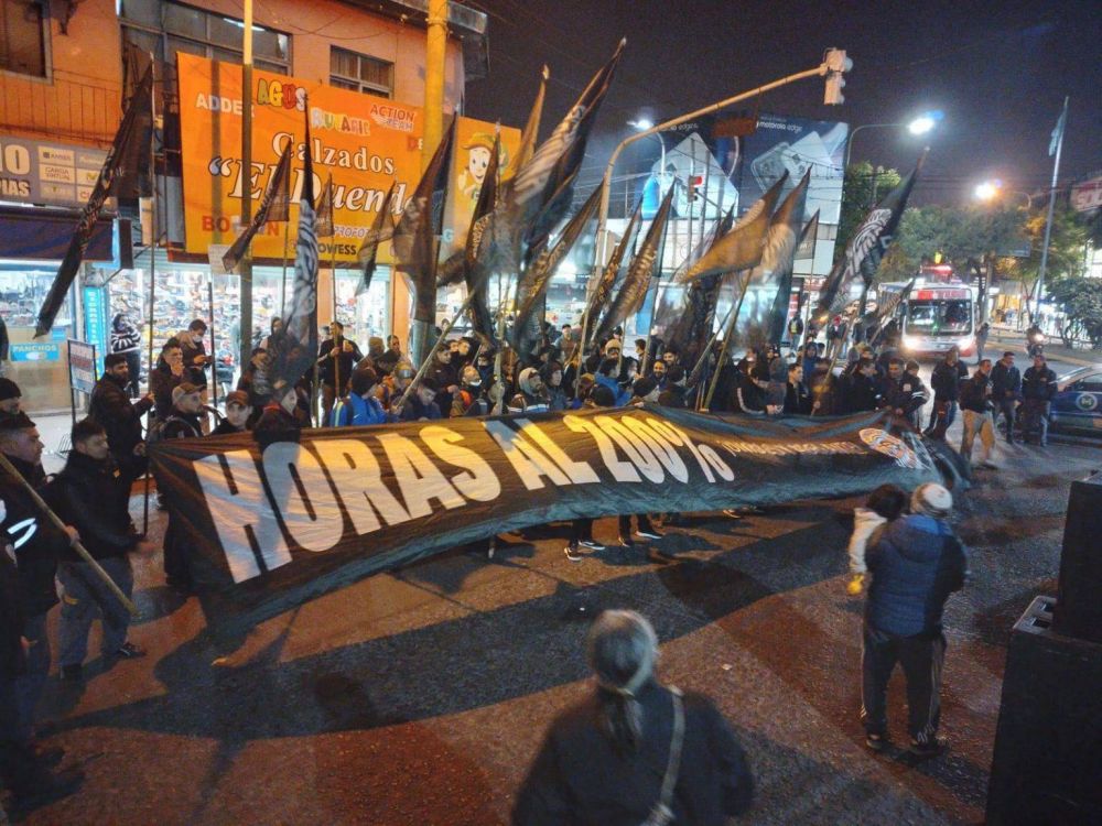Escala La Guerra Del Neumtico: ms paros, movilizacin a Plaza de Mayo y una industria que est a punto de frenarse