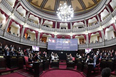 El Senado provincial estudia nuevas licencias por adopción para estatales bonaerenses
