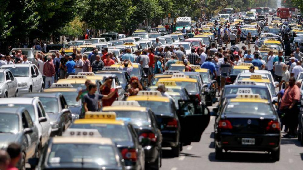 Peones de Taxis reclamaron la aprobacin de una ley para la quita de impuestos en la compra de unidades