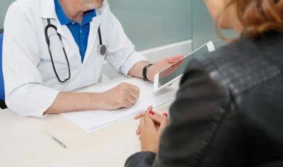 Polémica por la decisión de los médicos de cobrar un bono a los pacientes con cobertura de salud