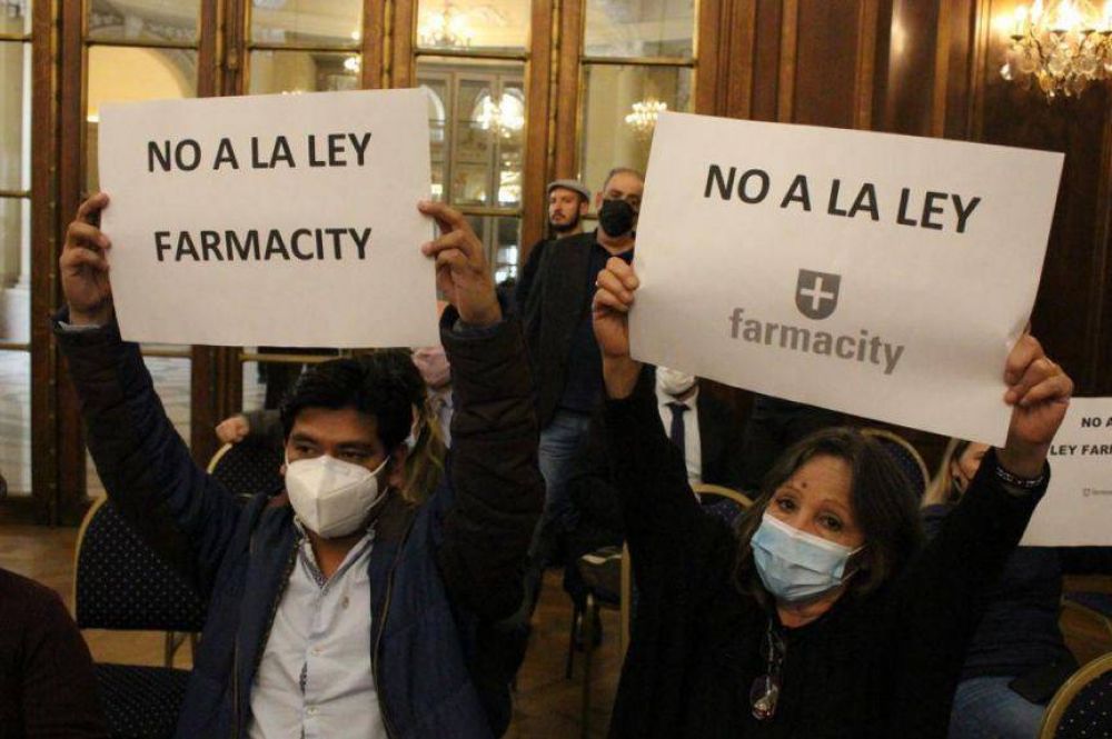 Por la Ley Farmacity, legisladores piden informes al Gobierno porteo