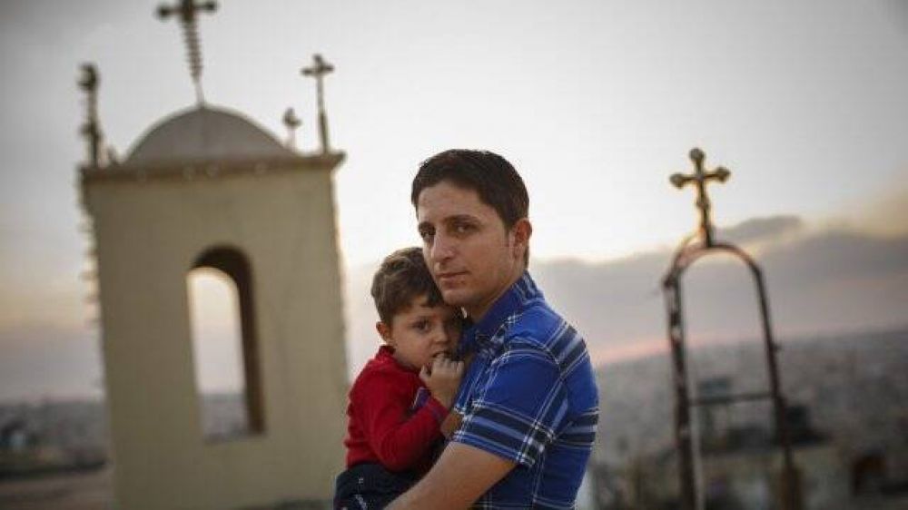 El traslado de refugiados sigue «un plan para eliminar el cristianismo», denuncia Puertas Abiertas