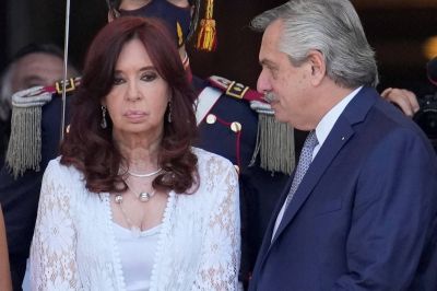 Cristina Kirchner versus Alberto Fernández: la guerra por los planes sociales se trasladó a intendentes y piqueteros