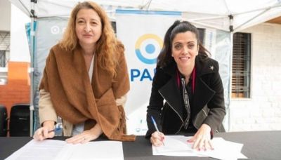 Firma de convenio entre PAMI y la Defensoría