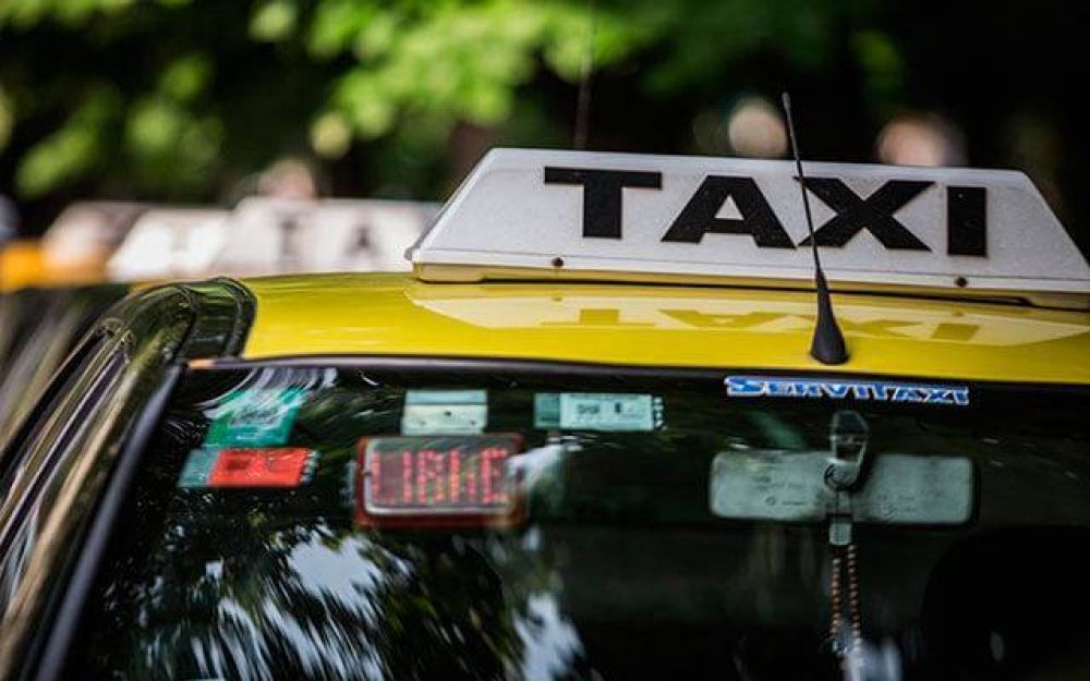 El aumento en la tarifa de taxis y remises fue promulgado y entró en vigencia hoy
