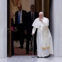La salud del Papa Francisco mejora: “Hace 3 días que puedo caminar”