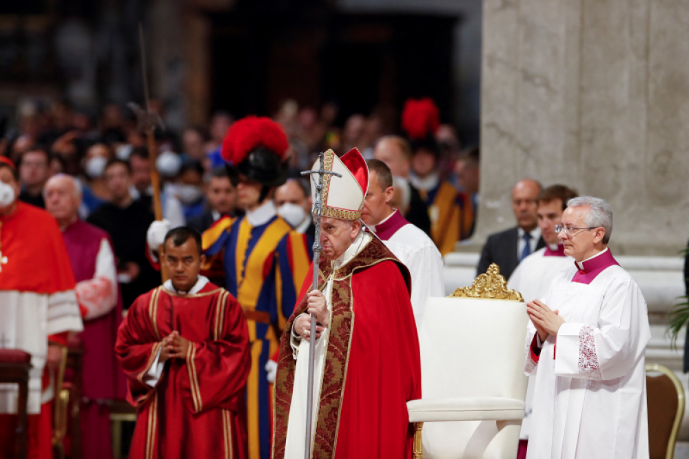 El Papa dice que en la Iglesia hay lugar para todos pese a resistencias
