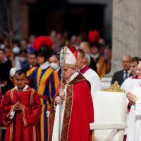 El Papa dice que en la Iglesia hay lugar para todos pese a resistencias